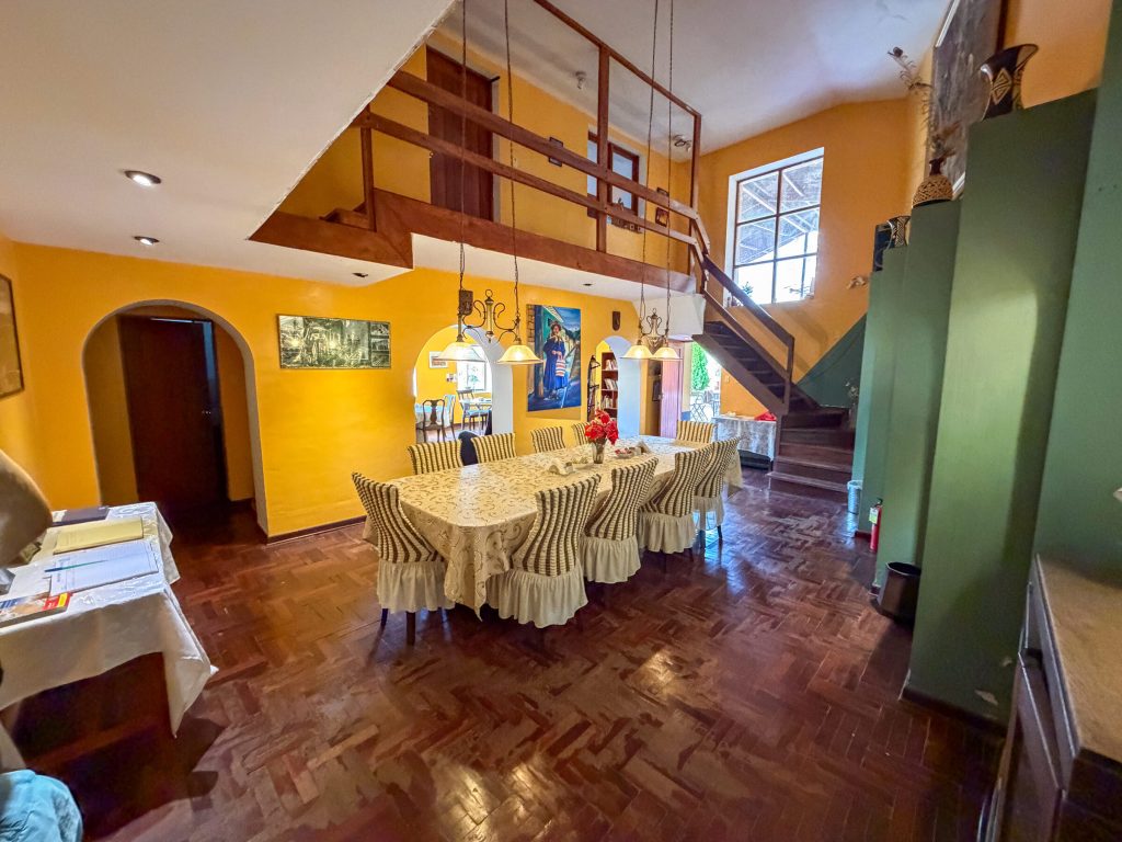 La sala del balcón, donde Yovana sirve las comidas